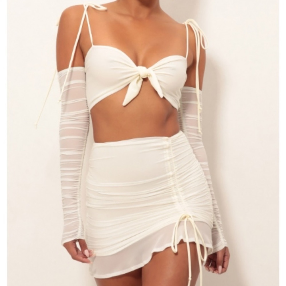 2 piece white set